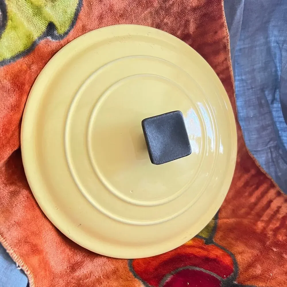 Vintage Le Creuset Elysees Pale Yellow 2.5 QT Dutch Oven LID ONLY Square Knob #C